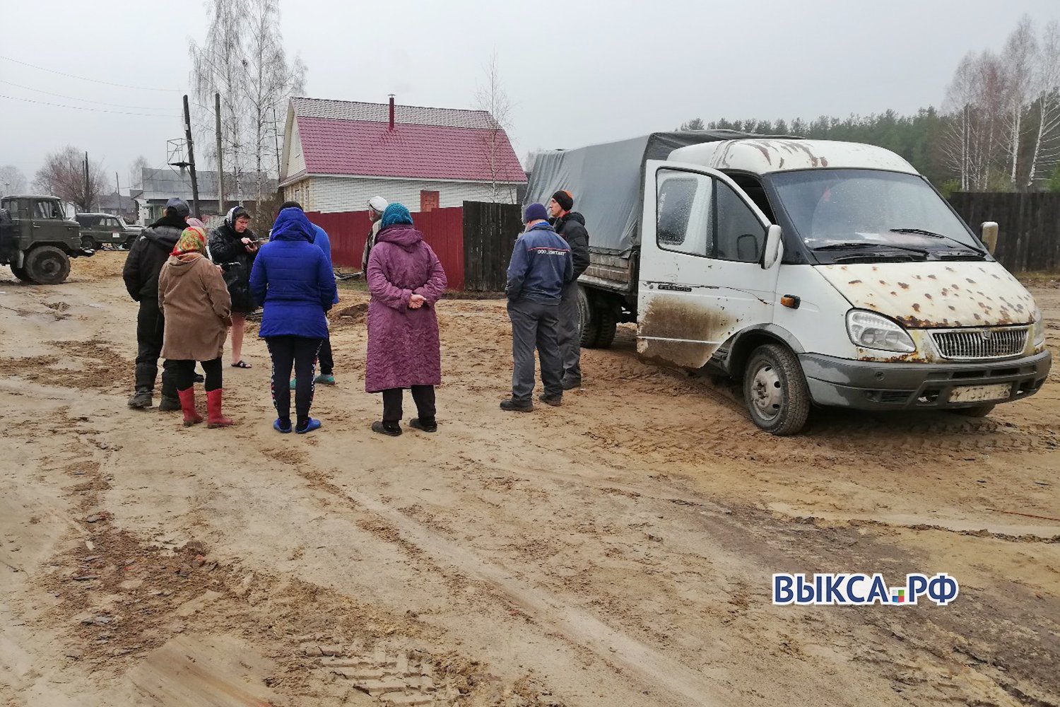 Жители Нижней Вереи заблокировали строительство высоковольтной линии